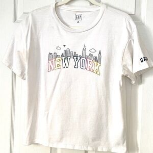 GAP Women / Girl’s  White New York Skyline Tee
